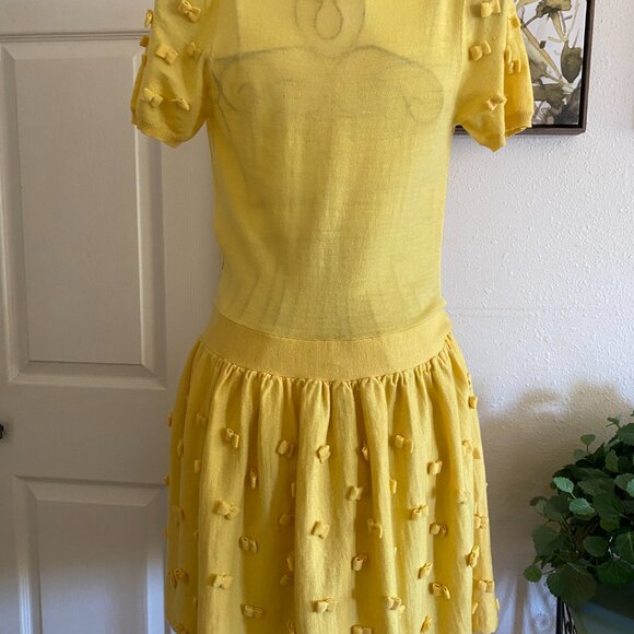 New RED VALENTINO 100% Wool Yellow Bow Applique Sweater Dress Size Large - Picture 5 of 9